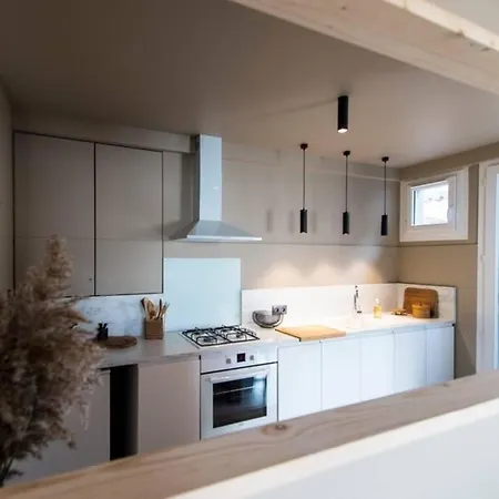 L'etage Et Son Patio