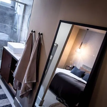 L'etage Et Son Patio